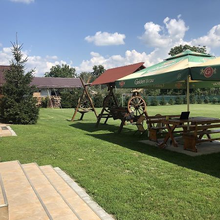 Gyongyvirag Panzio Bed & Breakfast Turia Exterior photo