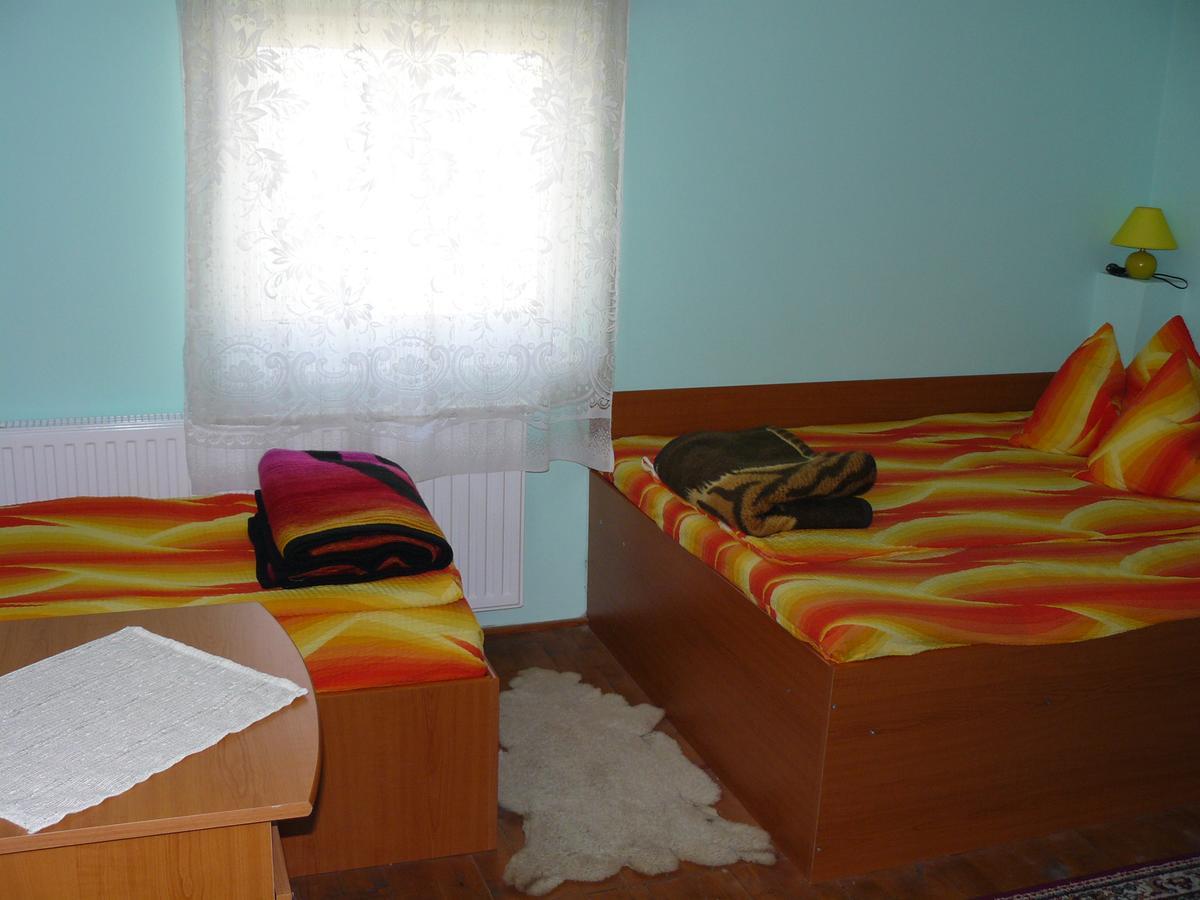 Gyongyvirag Panzio Bed & Breakfast Turia Exterior photo